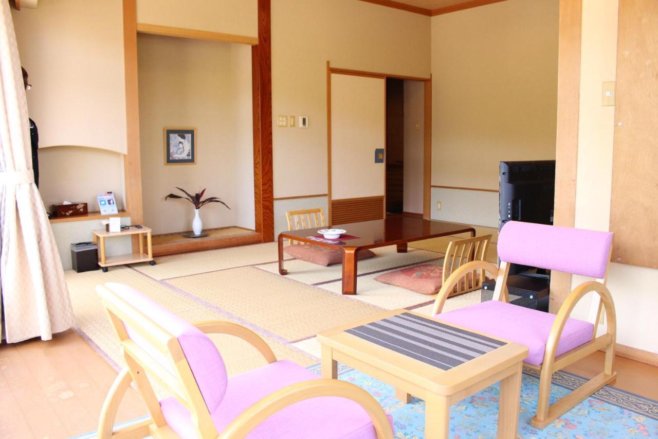 土湯温泉 やすらぎの宿 向瀧旅館 Fukushima  Exterior foto