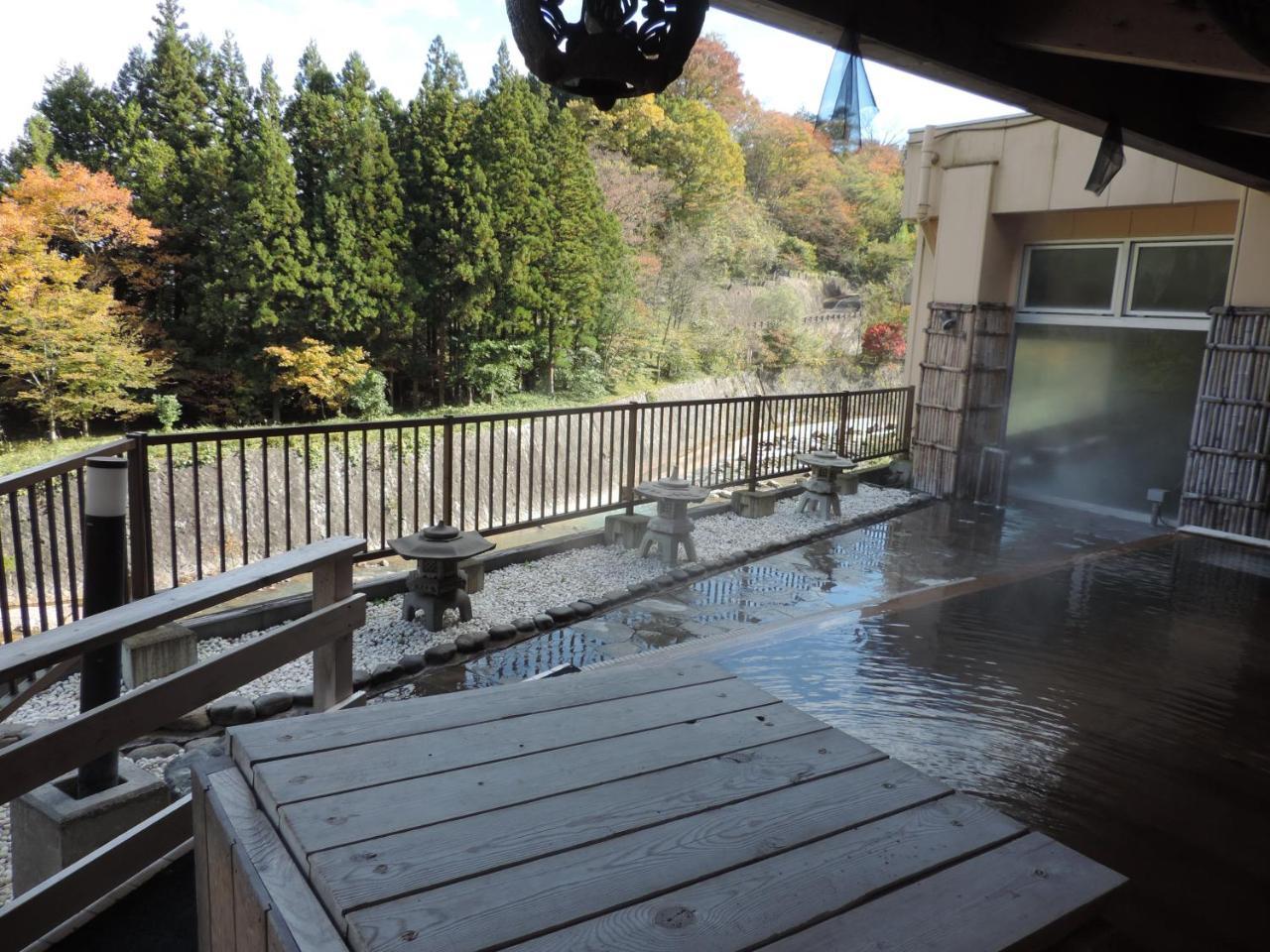 土湯温泉 やすらぎの宿 向瀧旅館 Fukushima  Exterior foto